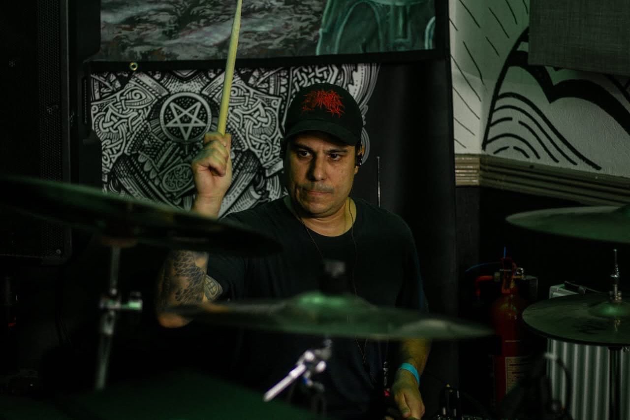 Wounded Not Dead ao vivo
